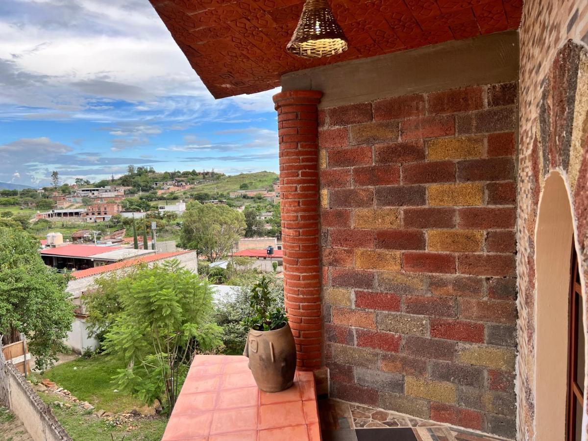 Casa Taller zapoteca Huella Carmín Teotitlán del Valle Exterior foto